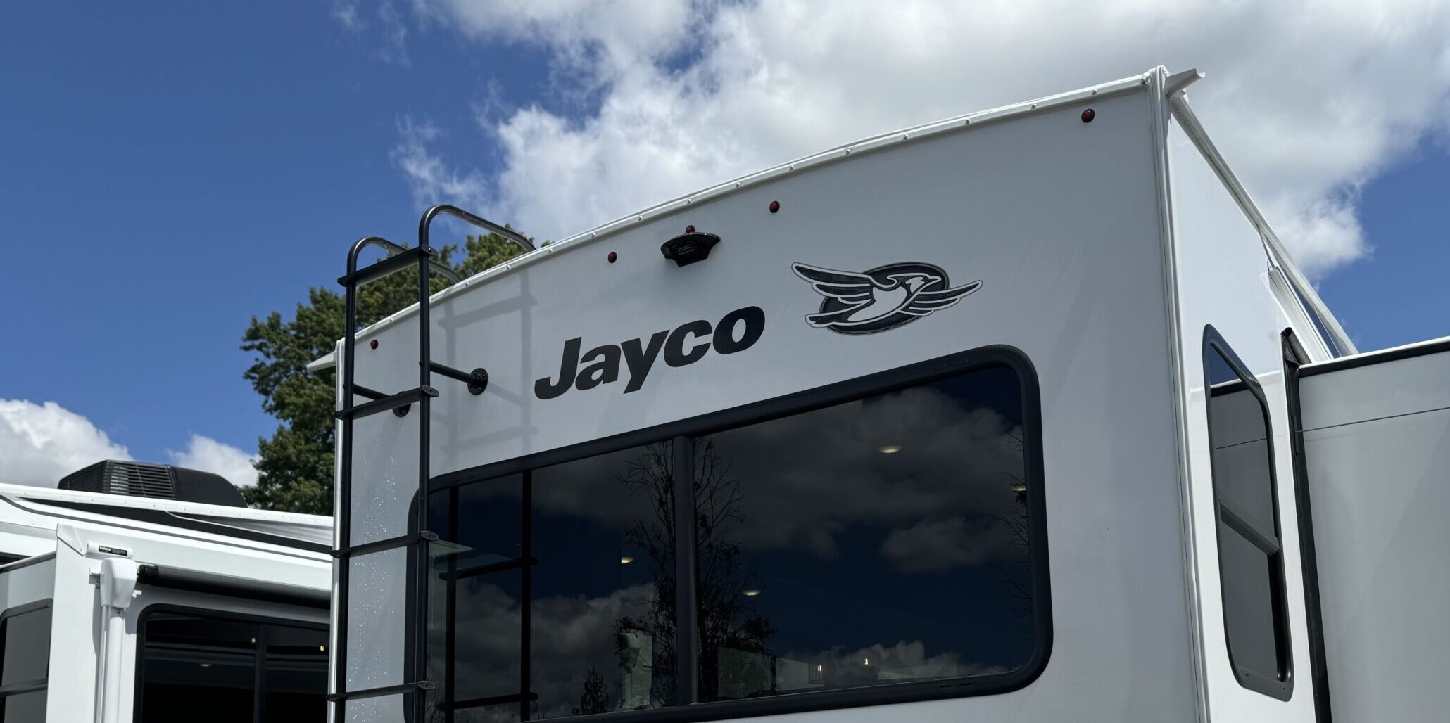 5 Red-Hot RV Brands That Are In-Demand Right Now