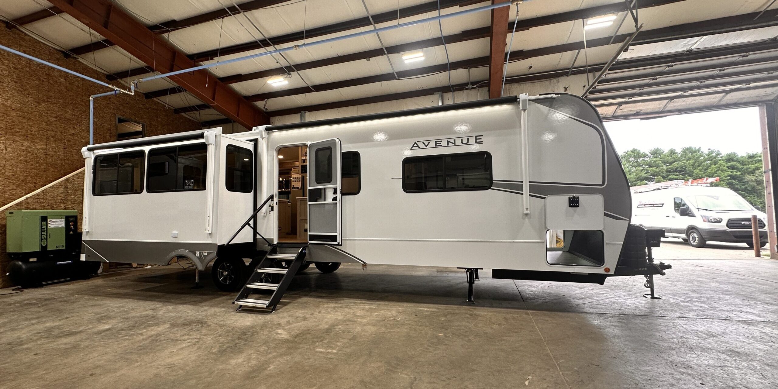 2026 Alliance RV Avenue 332RL Review