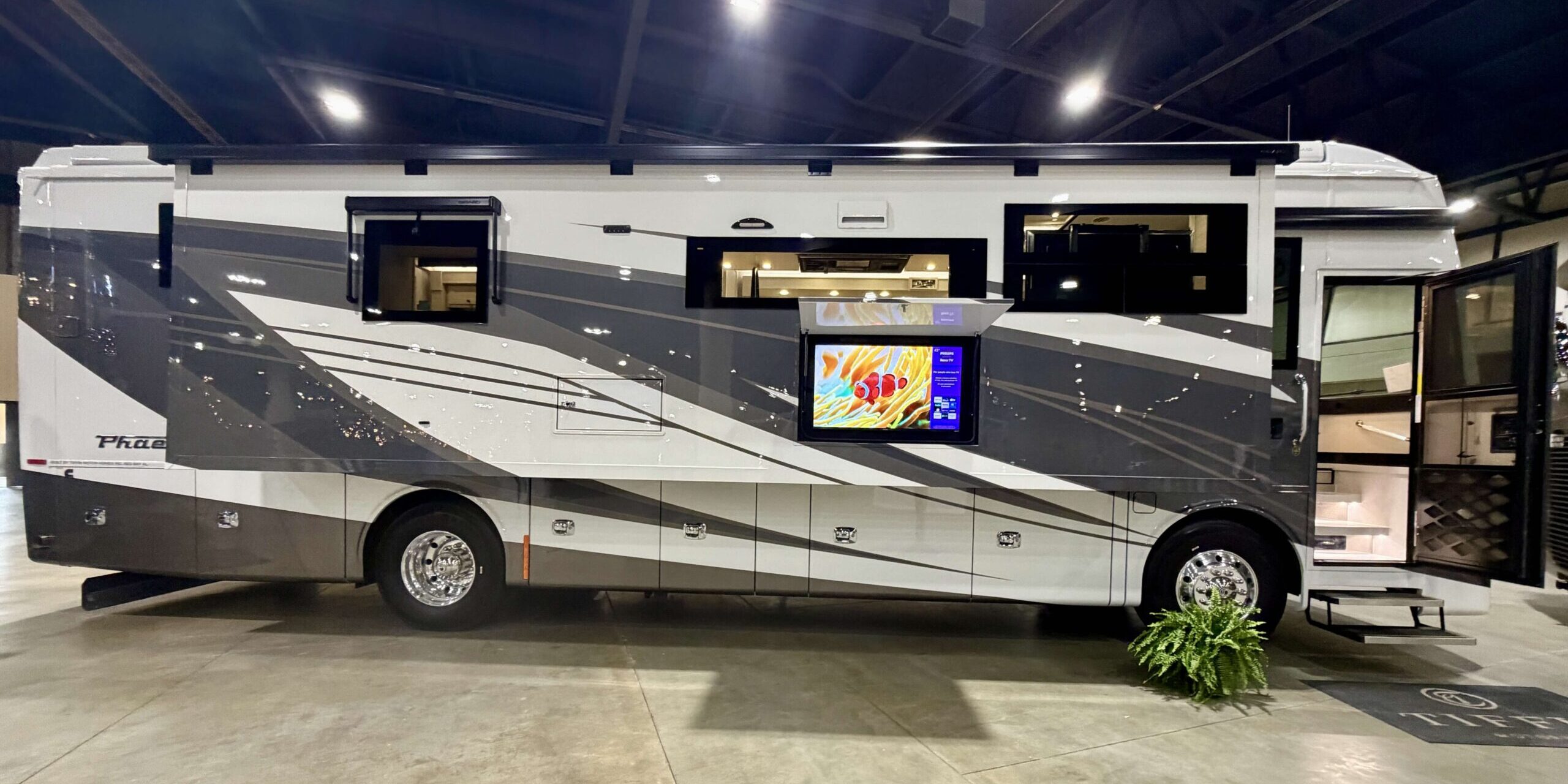 2027 Tiffin Motorhomes Phaeton 37BH Review