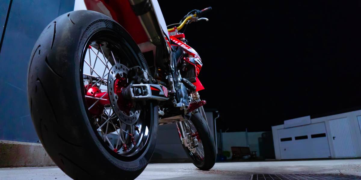 KTM Shares Full Specs for 390 and 125 SMC R Supermotos