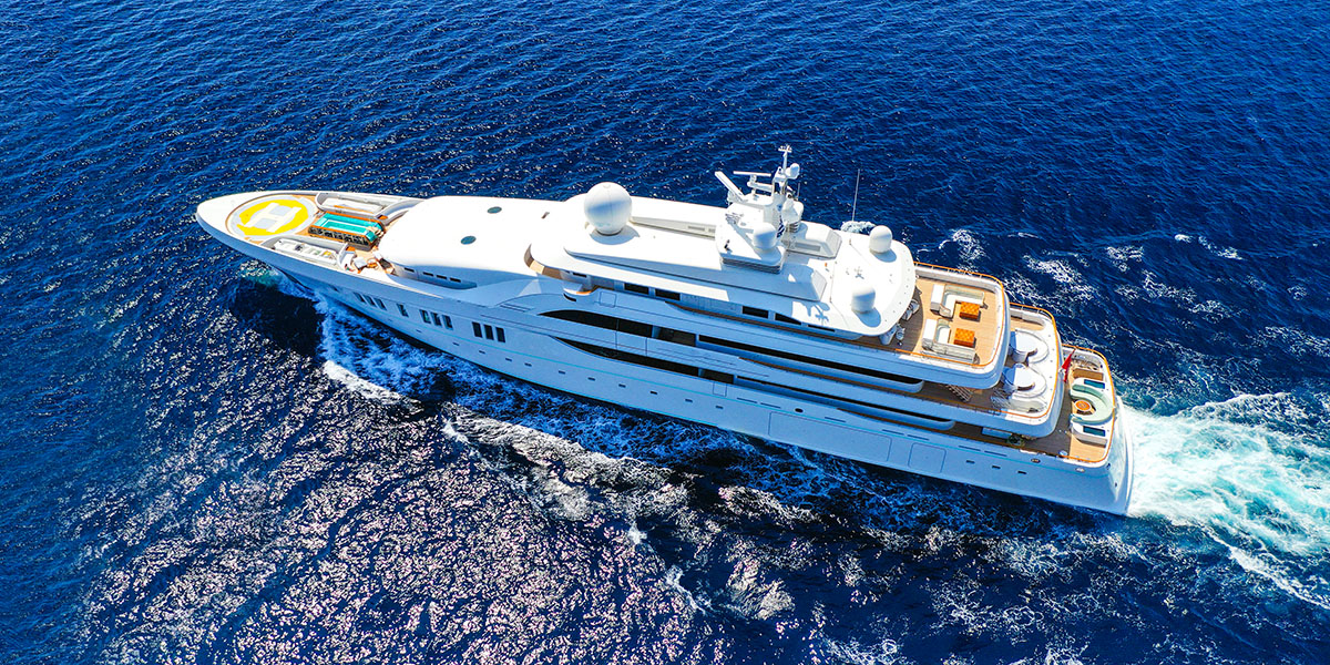 What Are the Differences Between Superyachts and Megayachts?