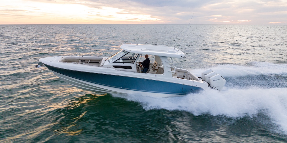 Boston Whaler 350 Realm