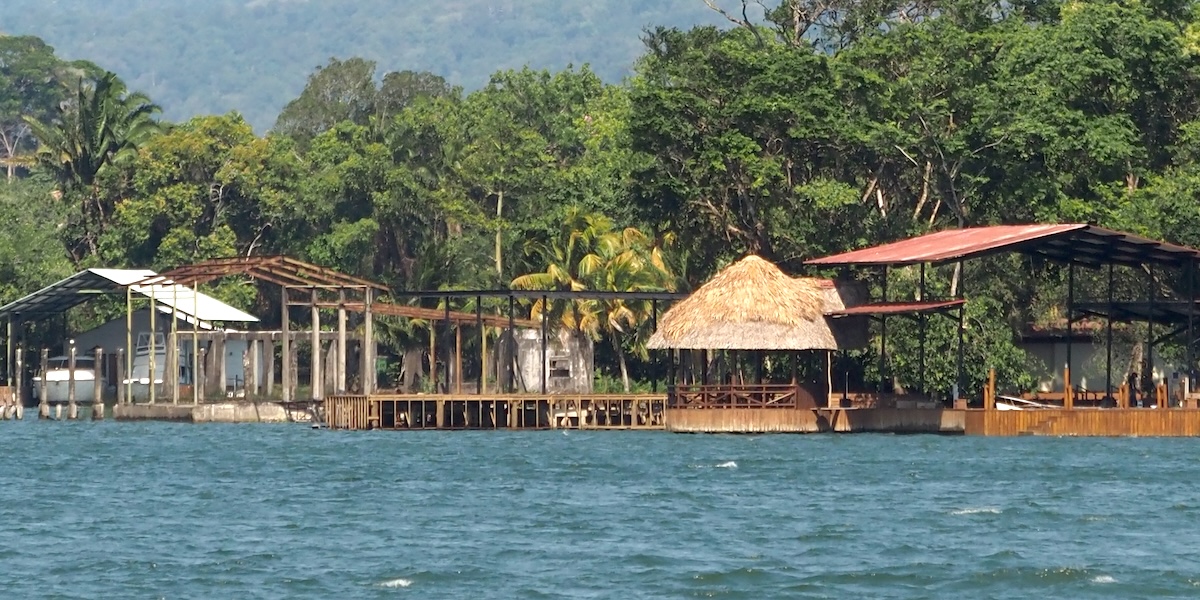 cruising the Rio Dulce