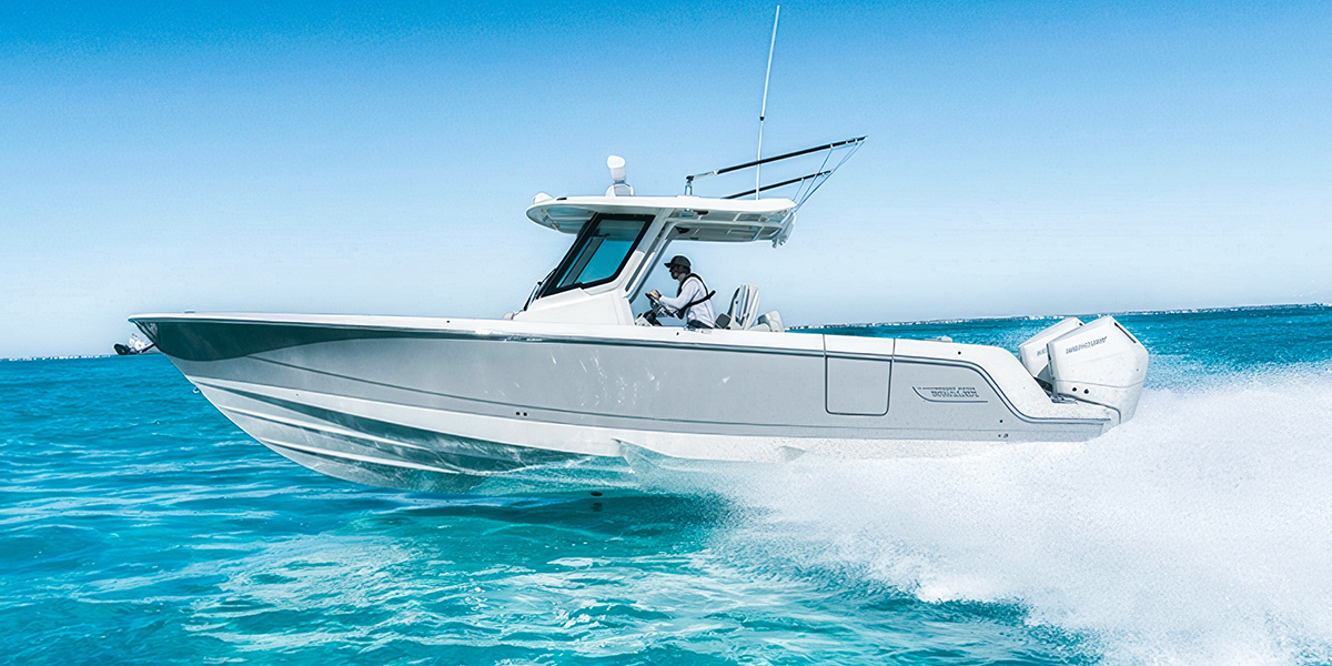 Boston Whaler 330 Outrage Review