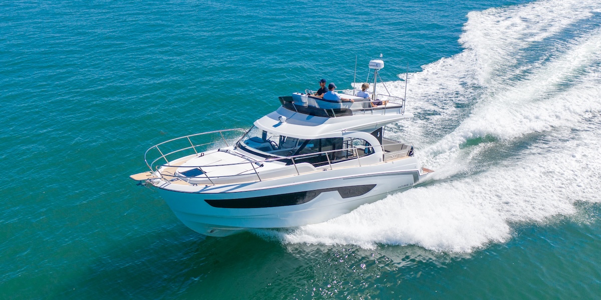 flybridge boats under 40 feet